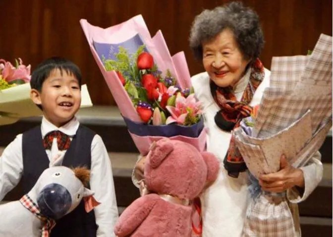 巫漪丽一生未婚为何不复婚 为什么去新加坡不回国