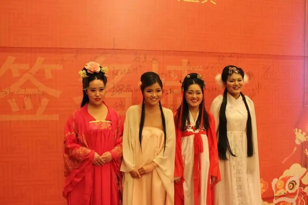 女演员曹茜茜被曝打骂保姆，是不是演员都高人一等？