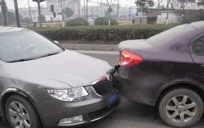 韩国一车祸致中国公民6死4伤，造成车祸的原因是什么？