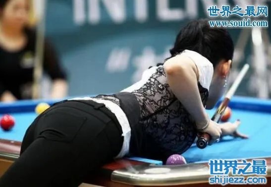 潘晓婷胸围凸点图片曝光，因D罩胸太大压球犯规 