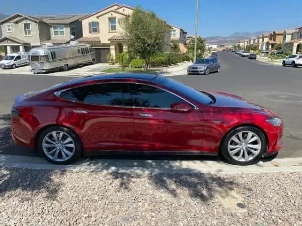 特斯拉MODEL S三天降价两次，你还敢买吗？