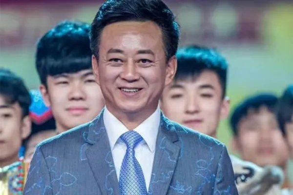 朱军暴瘦近照曝光:身材瘦小好在心情不错