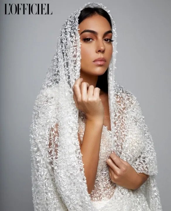 2022世足大嫂团第一人！C罗身边最辣的那道风景线！