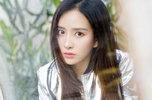 女艺人入室盗窃最新详情:这位女艺人是谁为什么盗窃