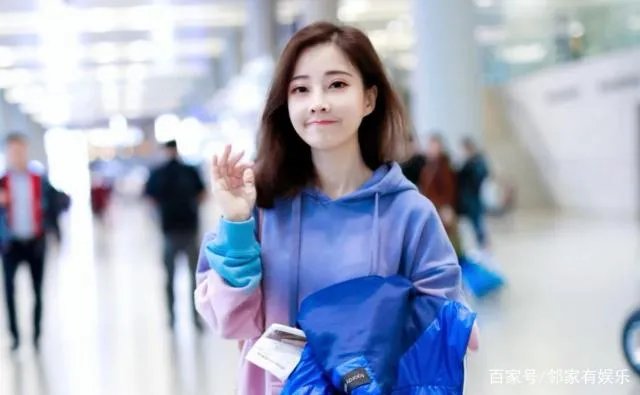 冯提莫为啥上节目再也不穿短裤了？她到底经历了什么？