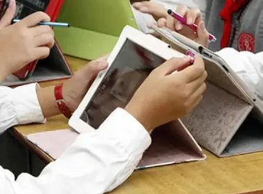 官方:严禁强制学生购买平板电脑,若有乱收费现象如何举报?
