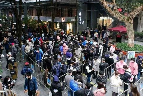 南京茶颜悦色黄牛代购1杯200元，是否过度神化了？