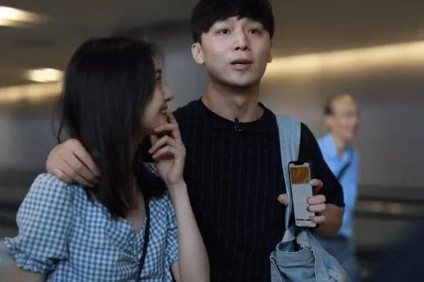 张恒死缠烂打追郑爽，追到手却不珍惜，霸气郑爸爸是怎样喊话的？