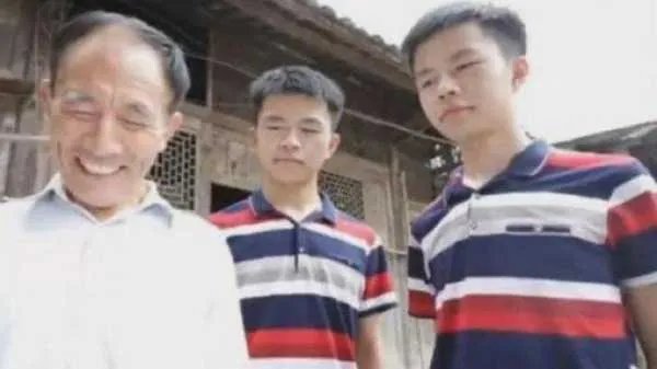 湖南双胞胎分别被清北录取，他们平时是怎么学习的？