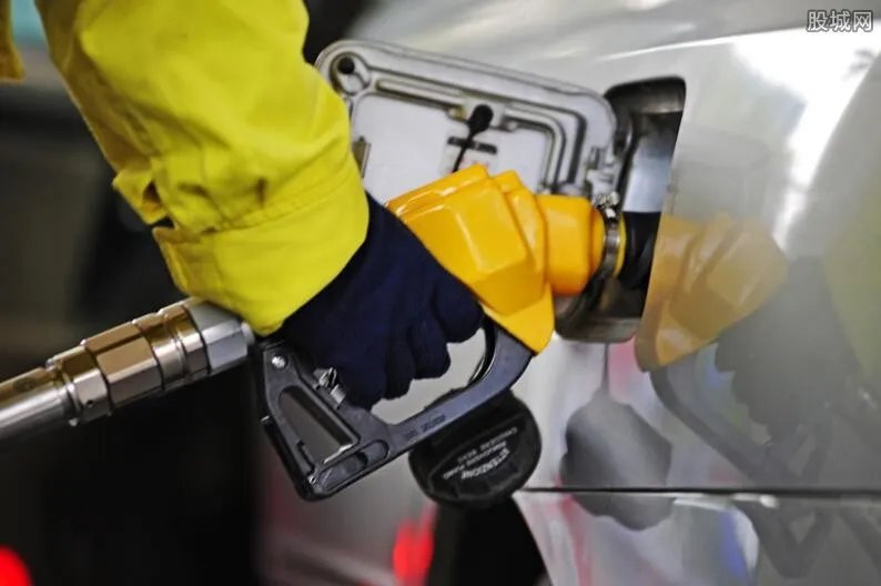 中国油价上涨的原因究竟是什么 油价上涨意味着什么