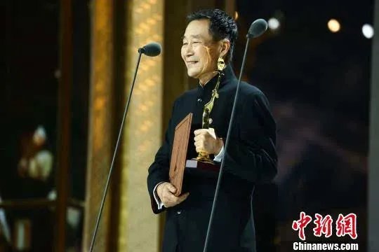 胡歌金鹰节获奖 双奖齐拿实力出众