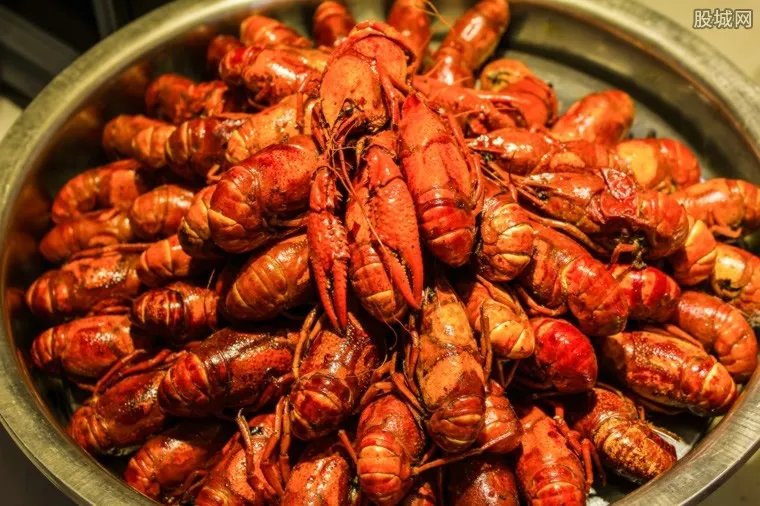 小龙虾批发价跳水 小龙虾价格多少钱一斤