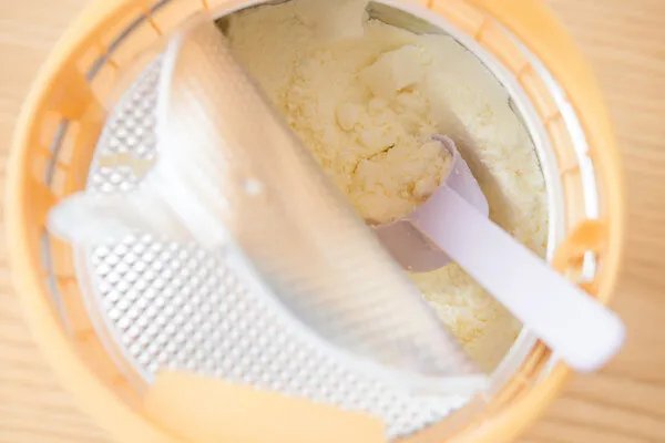 海外多地爆发“毒奶粉”，怎样才能挑选安全好奶粉？