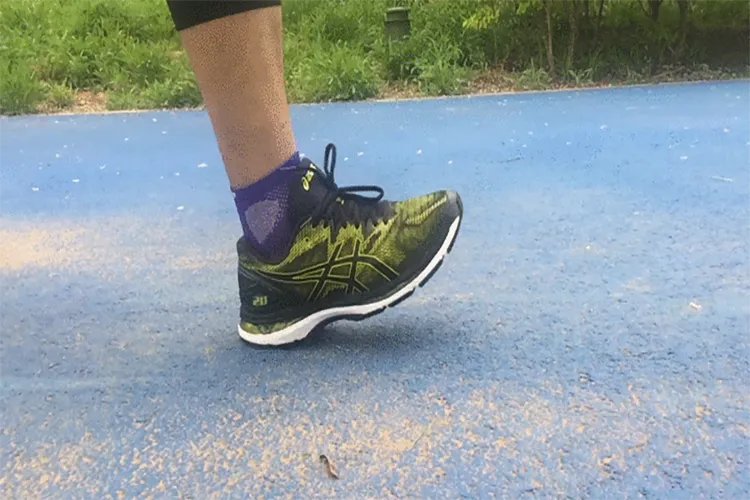 跑步正确的落脚方式图