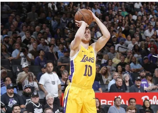 湖人加时险胜骑士具体赛况怎么样？