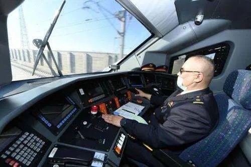 西安至敦煌乌鲁木齐首开动车途径哪里?全程历时多久?