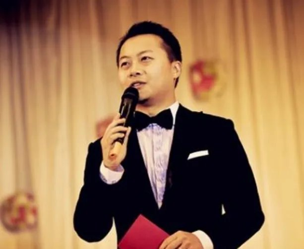 婚礼主持人怎么学 婚礼主持人学什么专业