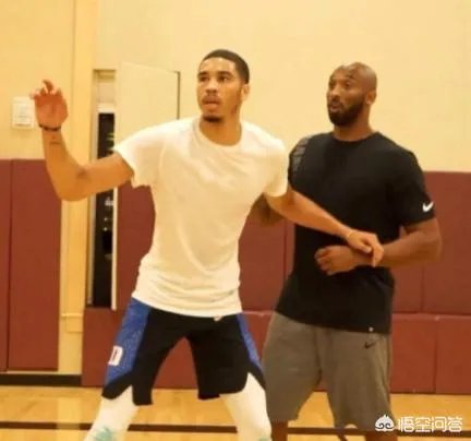 科比宣布退役三周年，离开赛场的960天里他平时都做些什么事？