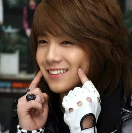 李弘基快乐大本营照片大放送 其自爆曾受情伤