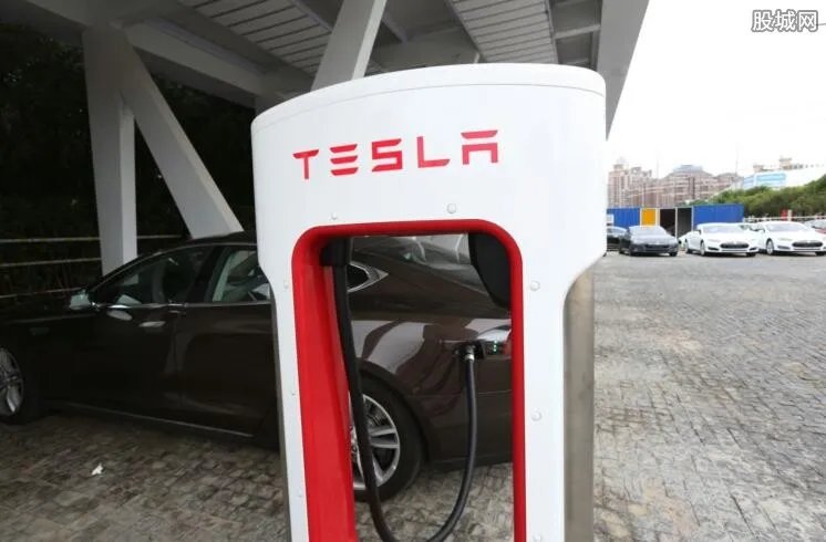 特斯拉再撞车起火 事故原因是什么为何科技车频出事故