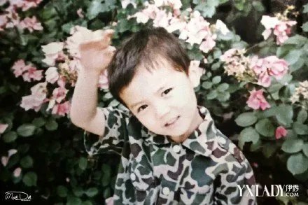 鹿晗小时候的照片可爱曝光