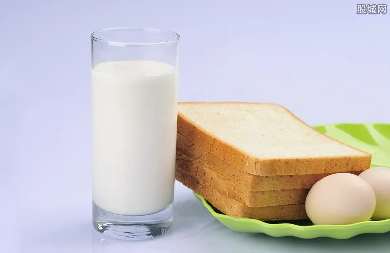 武汉五星级酒店路边卖早餐 品种丰富价格亲民