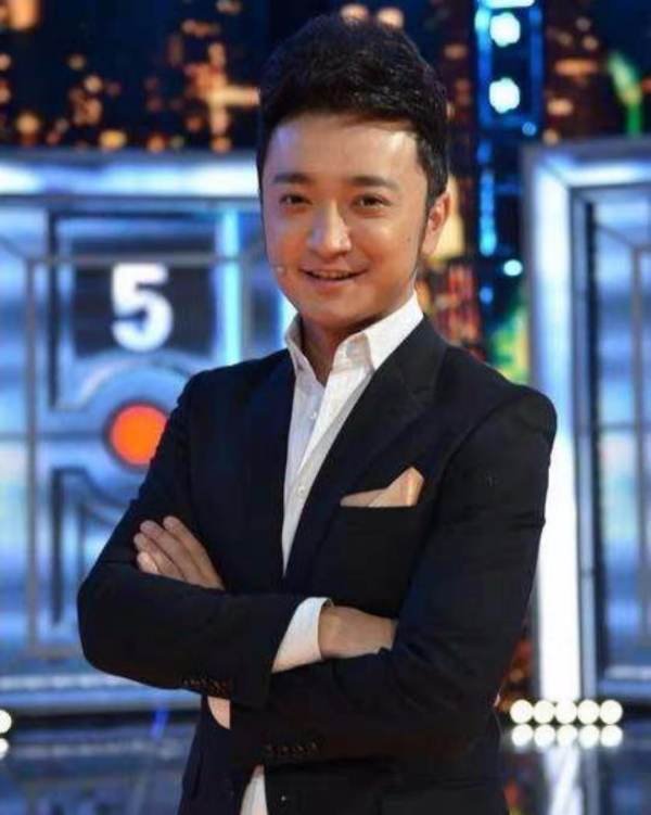 尼格买提为什么能主持春晚？