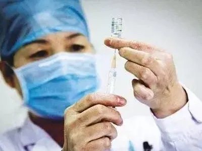 数千人接种新冠疫苗现不良反应，韩国还会继续接种吗？