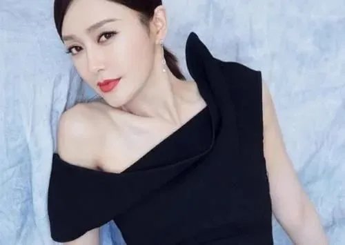 秦岚生图太美了,她是如何让自己保持这么好的状态的?