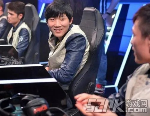 OMG伞皇良小伞退役微博