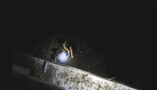 三小伙盗窃后救人网友砸开了锅   小偷竟可以“出人头地”