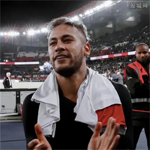 内马尔身高(175cm)