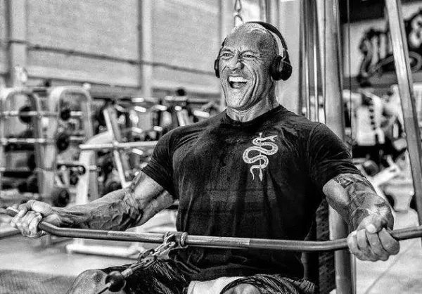 巨石强森录视频呼吁戴口罩，他都说了些什么