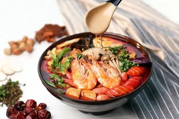 张亮麻辣烫回应闽南香肉标注含狗肉，是否真的含有狗肉？