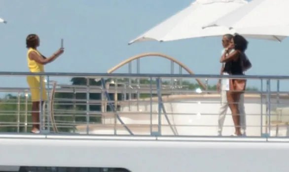 奥巴马夫妇在哪里度假？