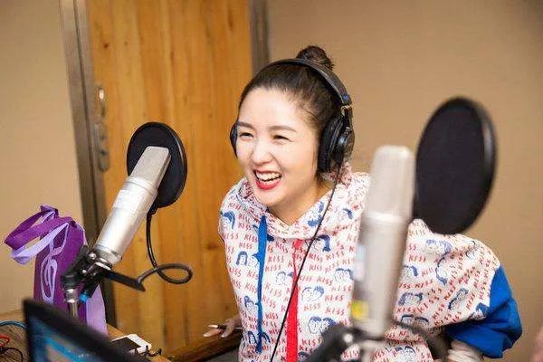 网友:你的口味不一样!释小龙新女友被曝光为何会引发网友这样的调侃?