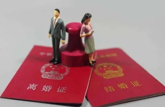 男子离婚途中将妻子扔下桥 离婚冷静期真的有必要吗