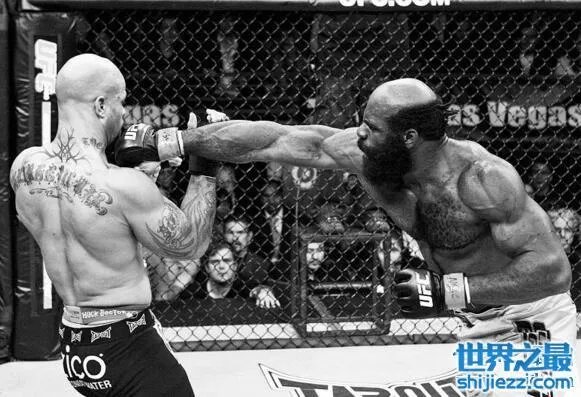 8岁的摔跤神童斯蒂夫·波林，已签约世界级格斗联赛 