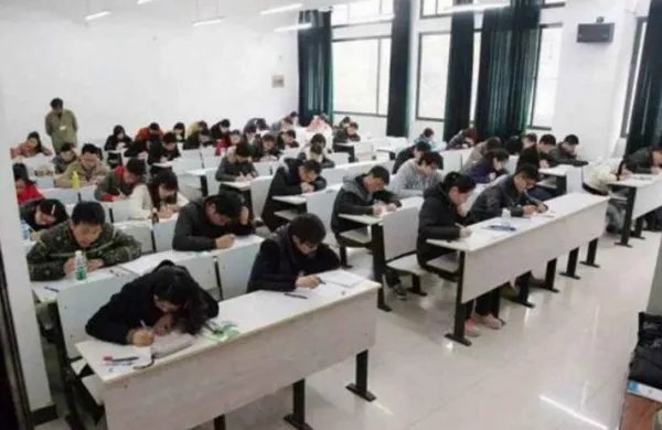 公务员考试一年几次?