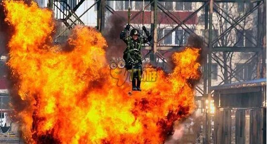 最强特种兵曝光 男女同台竞技“枪王争霸赛”