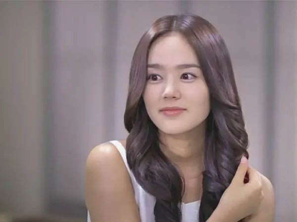 韩佳人整容了吗?