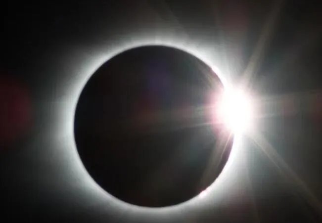 上一次日全食是哪一年 日全食多少年出现一次