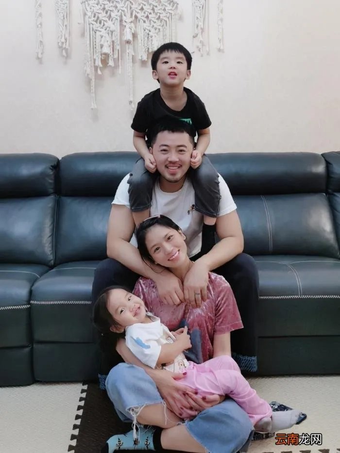 快女黄英晒近照 快女黄英近况