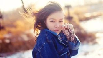 求本兮穿这样的衣服的照片！！