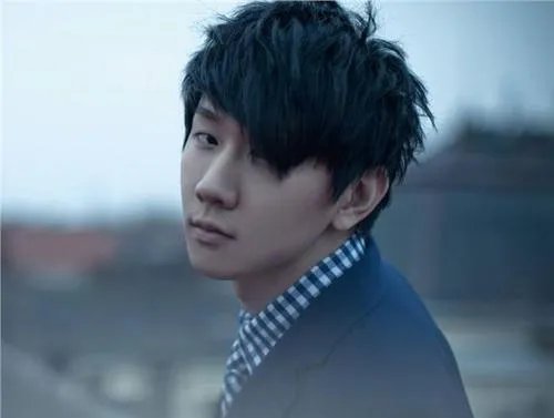 鹿晗和林俊杰微博互关，这是要合作的意思吗？