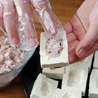 东江酿豆腐是哪个地方的菜，客家酿豆腐的详细做法