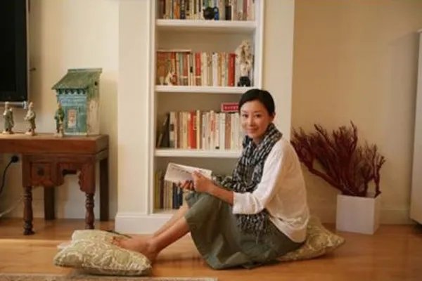 身为主持人的潘蔚,为何被称为“设计师”?