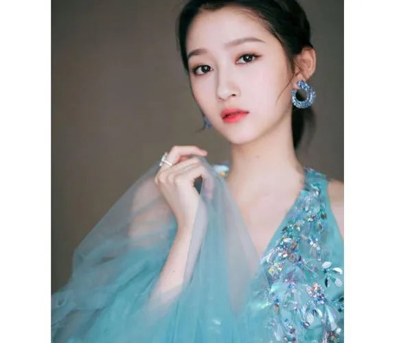 关晓彤的不良照片 这个真的找错人了