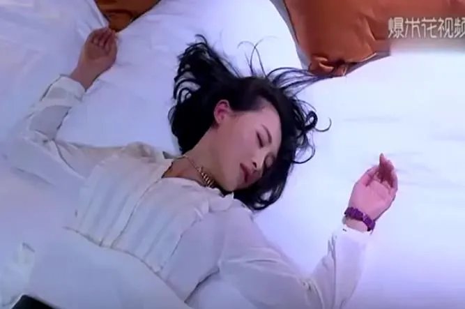 床下男女的那些事：这一桥段是男女们最爱的一段