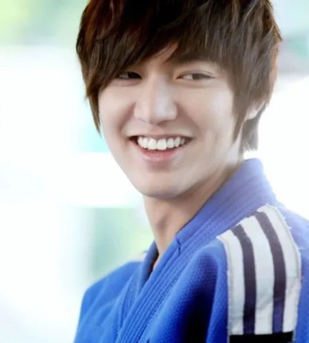 李民浩新剧大受期待 被封新一代“救视主”